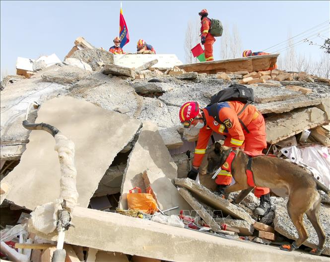 Động đất tại Trung Quốc: Khẩn trương cứu hộ bất chấp thời tiết giá rét 